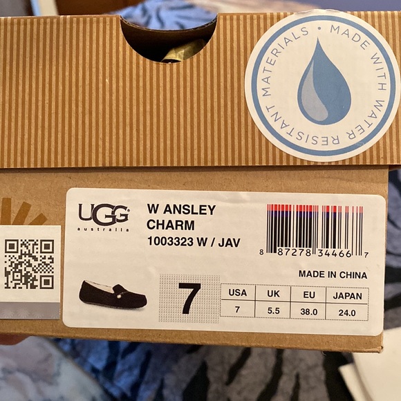 Ugg Slipper with Ansley Charm - Picture 4 of 4